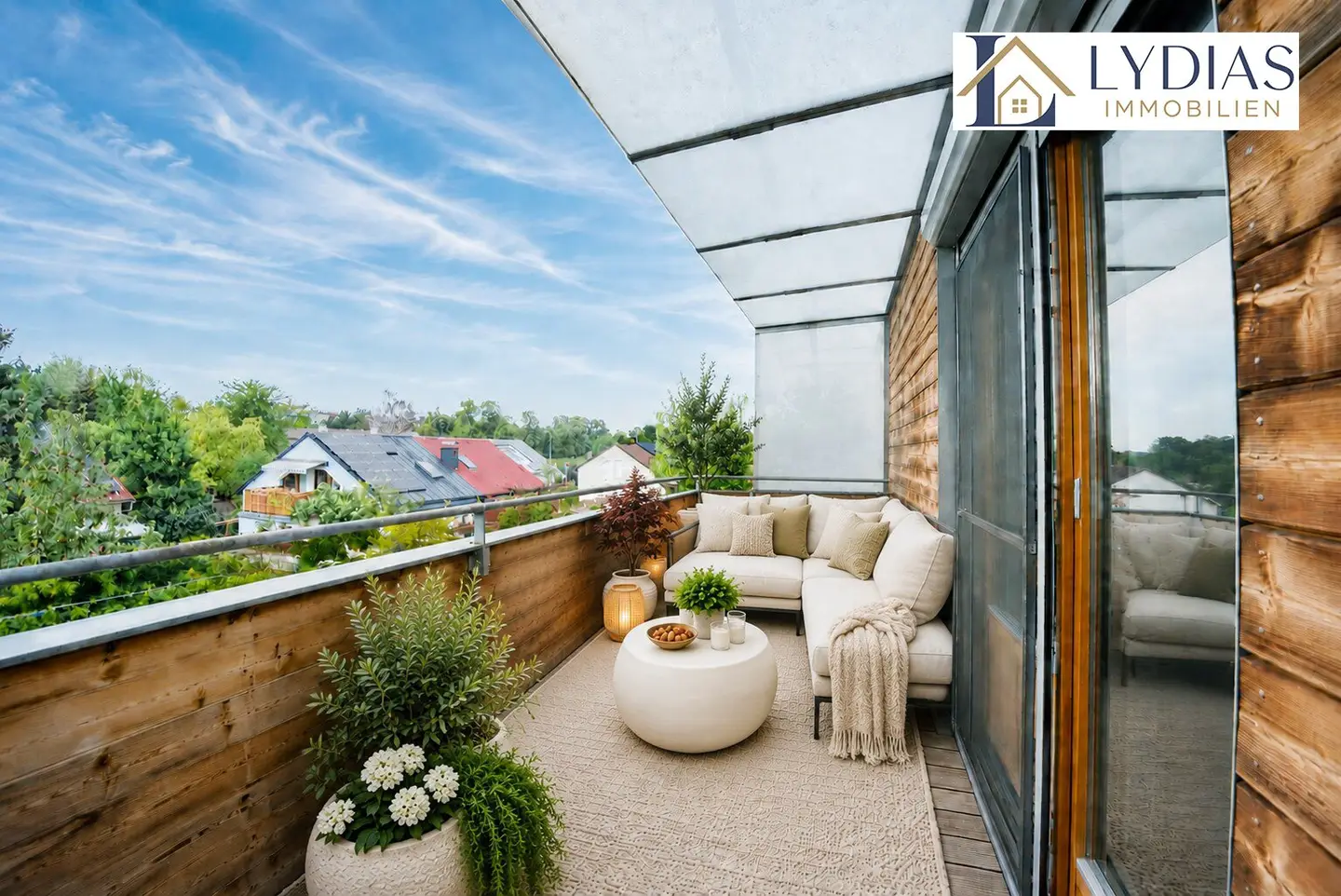 Dream penthouse apartment in a quiet location with two generous west loggias, garage parking space available, top infrastructure