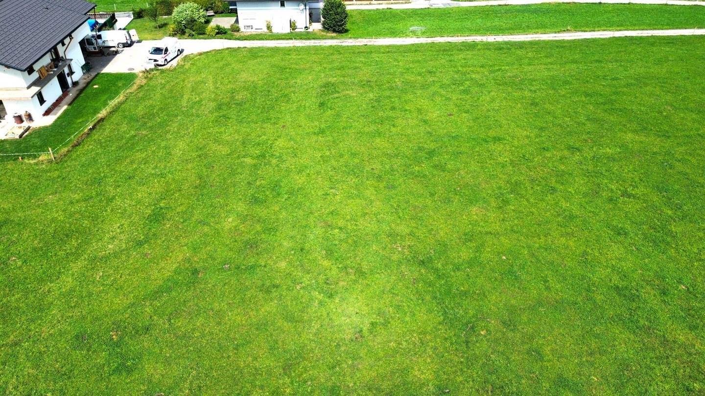 Seekirchen: Großzügiges Grundstück in Grün- und Ruhelage