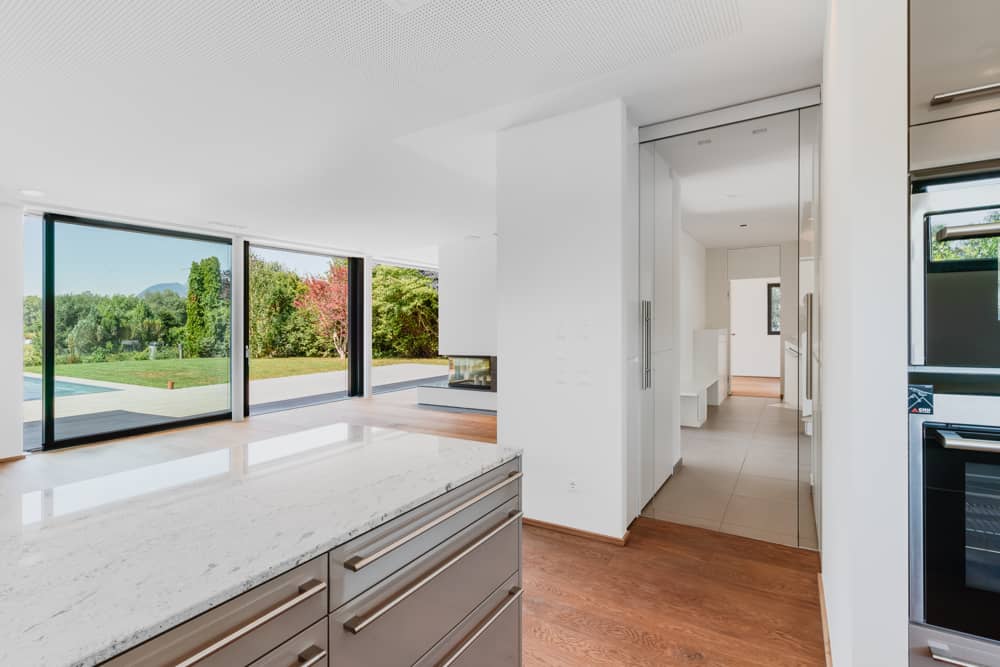 Family apartment with stainless steel pool and panoramic view