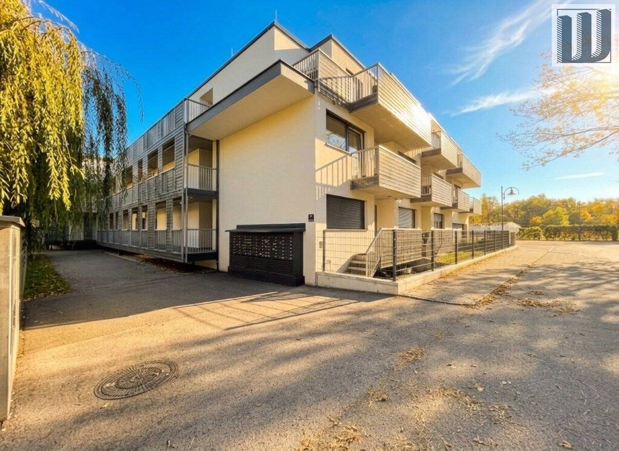 Stylish 2-room Attic Apartment with 2 Balconies &amp; Garage in Leobersdorf, 67m²