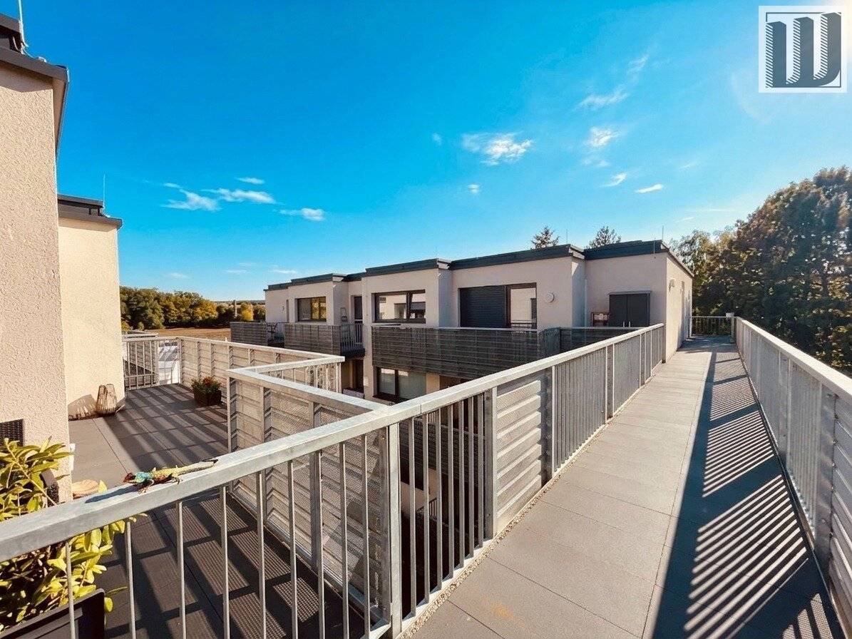 Stylish 2-room Attic Apartment with 2 Balconies &amp; Garage in Leobersdorf, 67m²