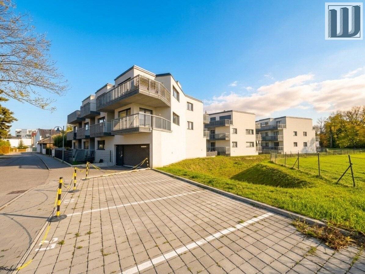 Stylish 2-room Attic Apartment with 2 Balconies &amp; Garage in Leobersdorf, 67m²