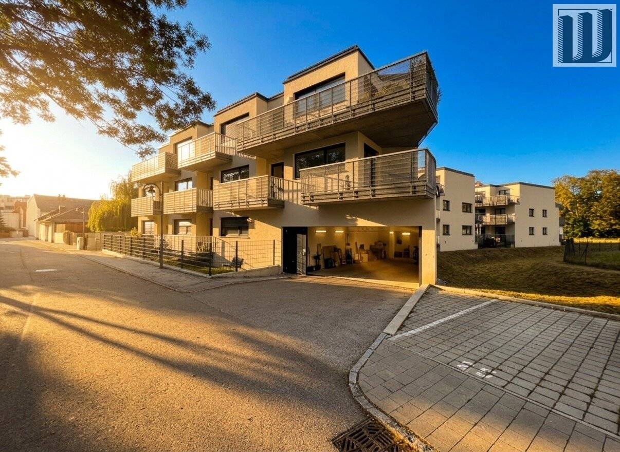Stylish 2-room Attic Apartment with 2 Balconies &amp; Garage in Leobersdorf, 67m²