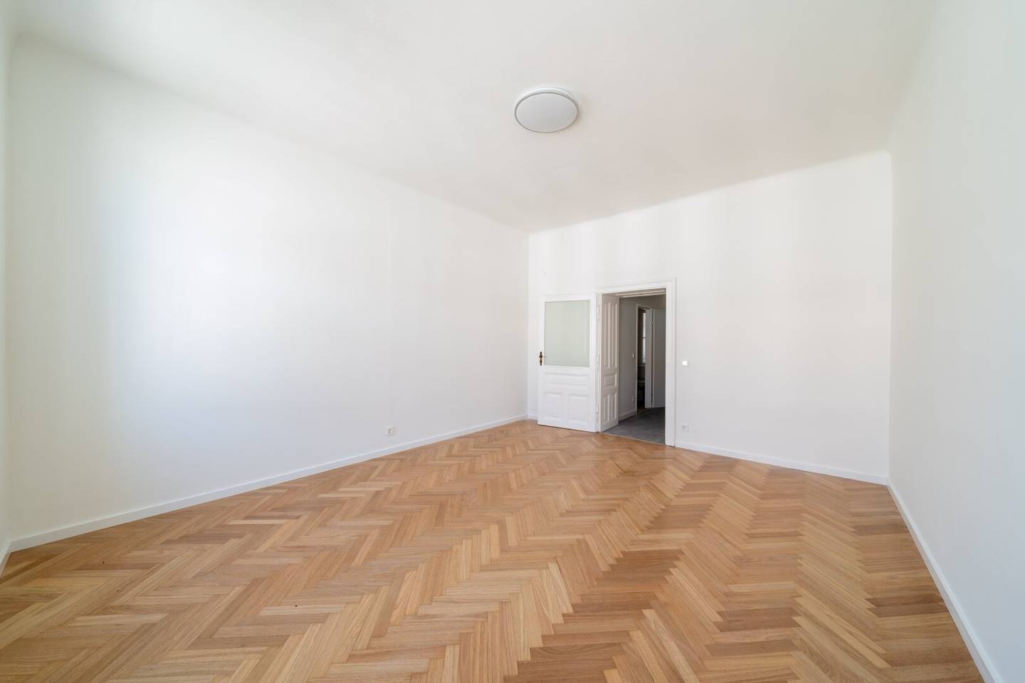 Stylish living in a quiet location – with exclusive roof terrace