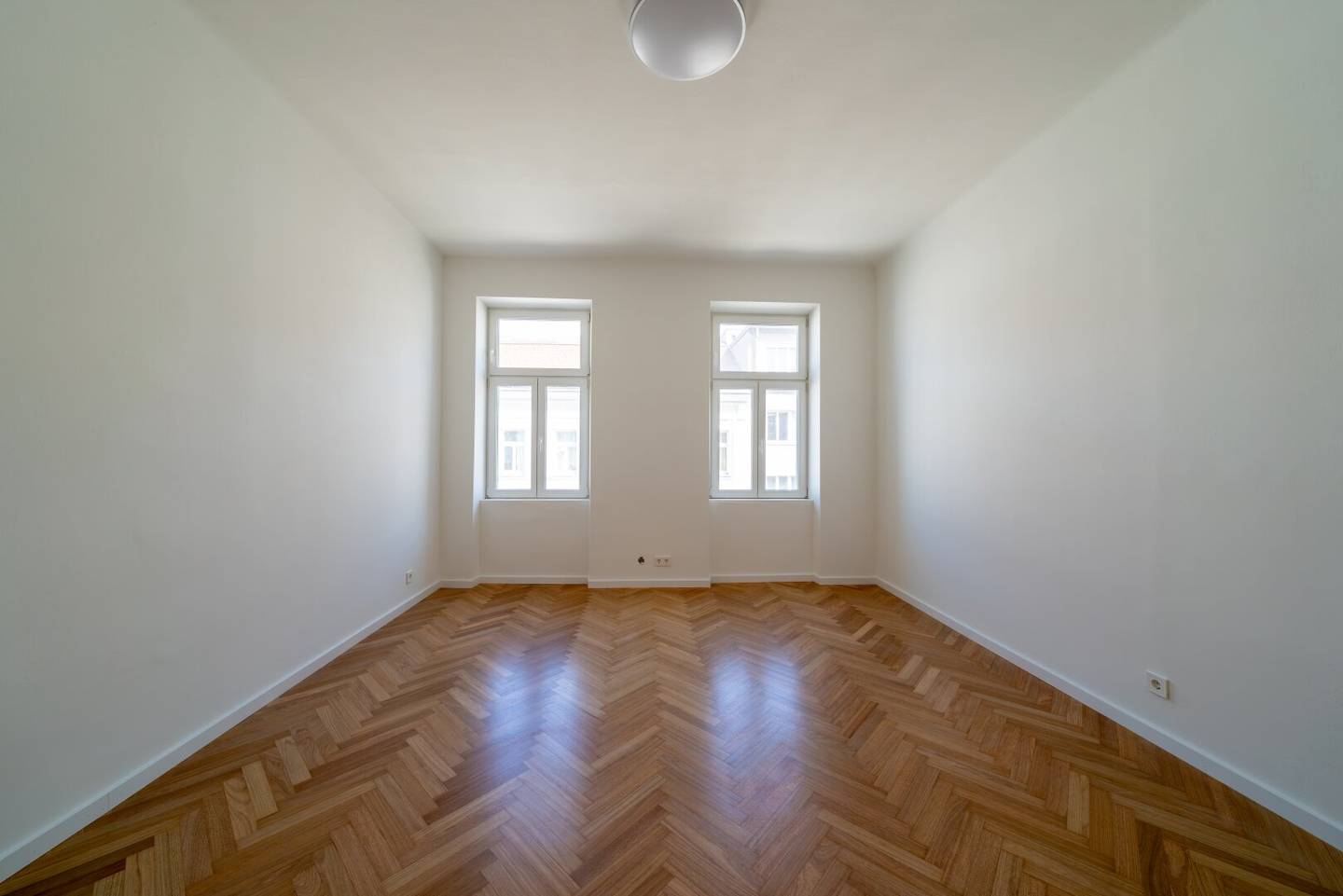 Stylish living in a quiet location – with exclusive roof terrace