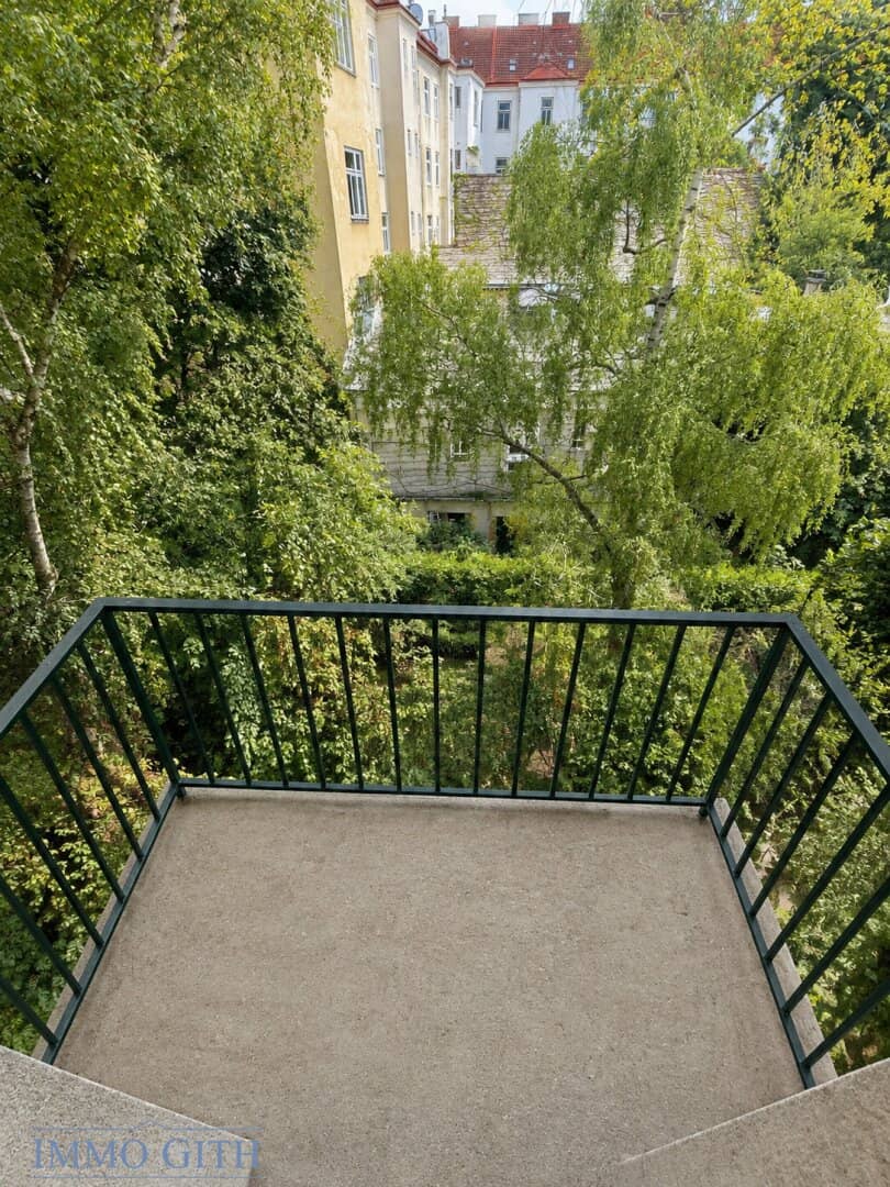 Freshly renovated 2-room apartment with balcony and lift – 1100 Vienna, near Reumannplatz for rent