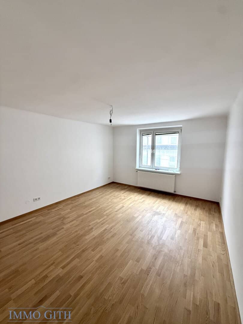 Freshly renovated 2-room apartment with balcony and lift – 1100 Vienna, near Reumannplatz for rent