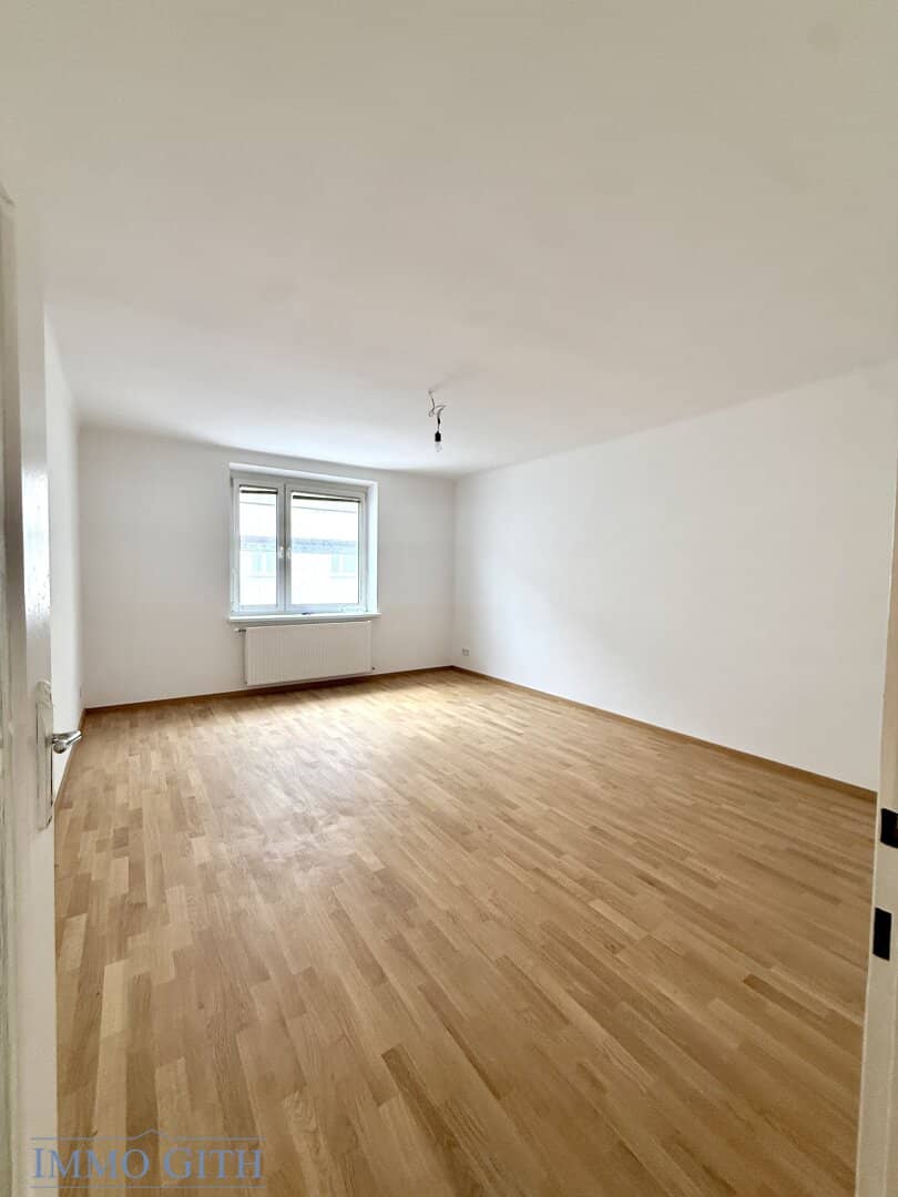 Freshly renovated 2-room apartment with balcony and lift – 1100 Vienna, near Reumannplatz for rent