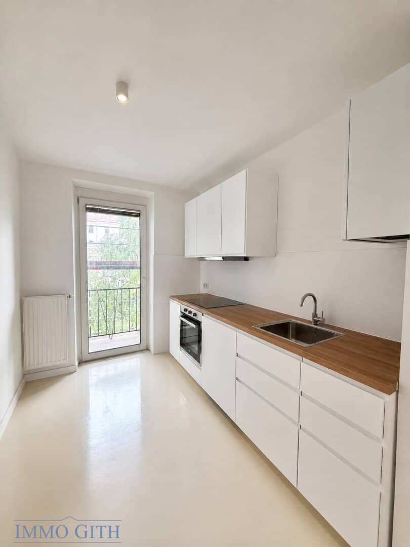 Freshly renovated 2-room apartment with balcony and lift – 1100 Vienna, near Reumannplatz for rent