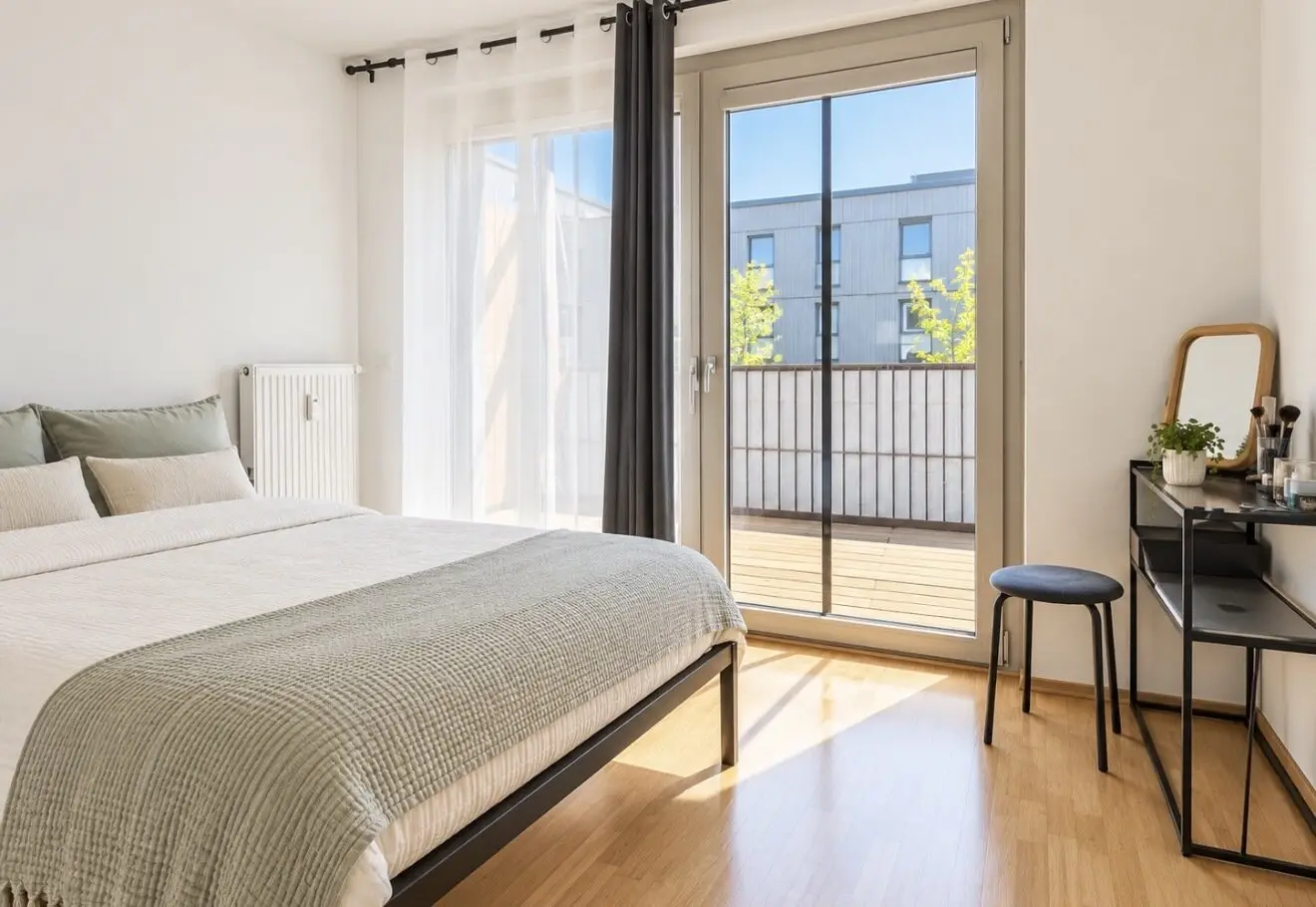 Like-new 3-room dream apartment with very large terrace