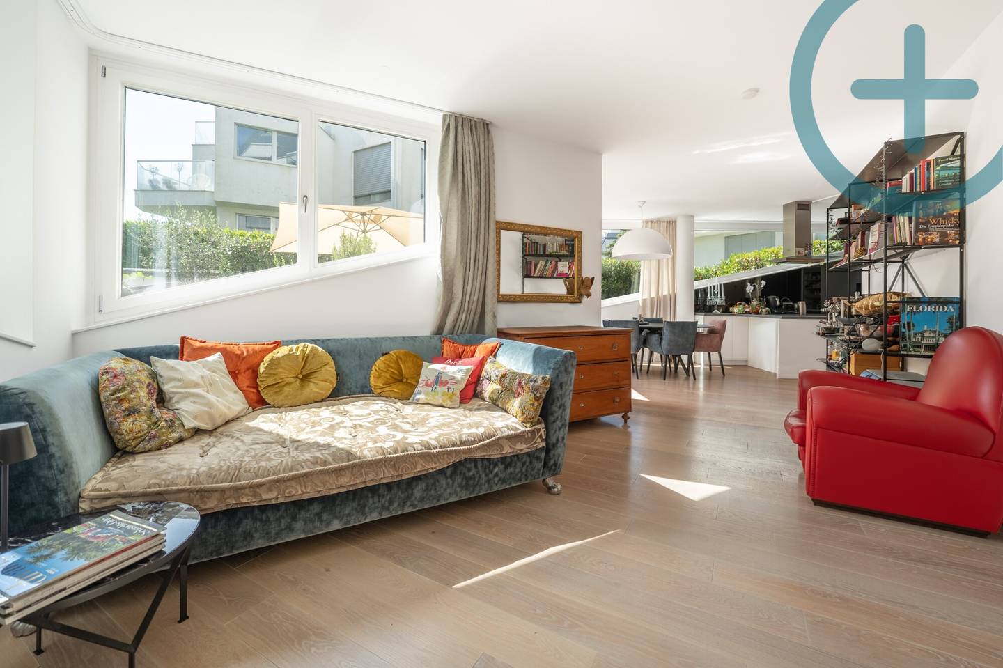 Sonnige Maisonettewohnung mit Privatgarten und Terrasse