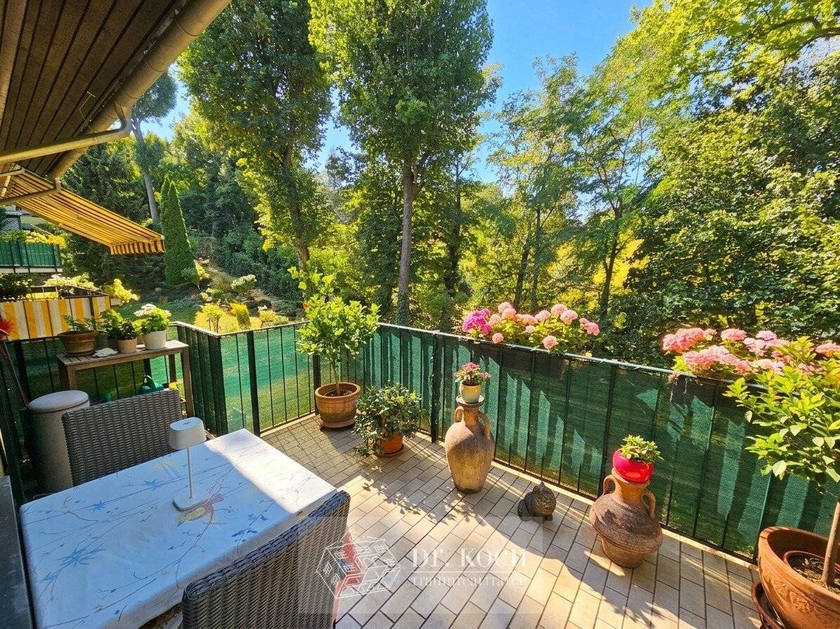 Dream apartment near Hohe Warte with 5 centrally accessible rooms, 2 balconies and garage!