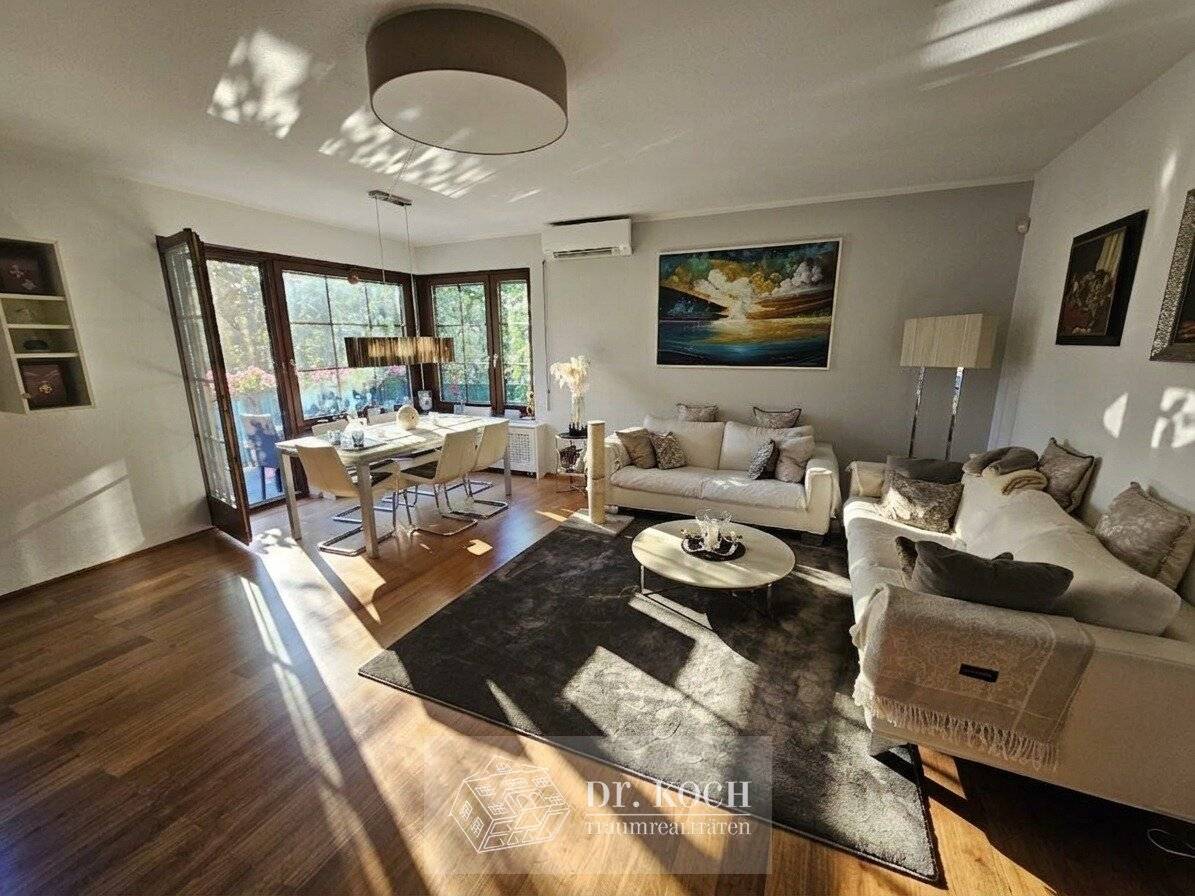 Dream apartment near Hohe Warte with 5 centrally accessible rooms, 2 balconies and garage!