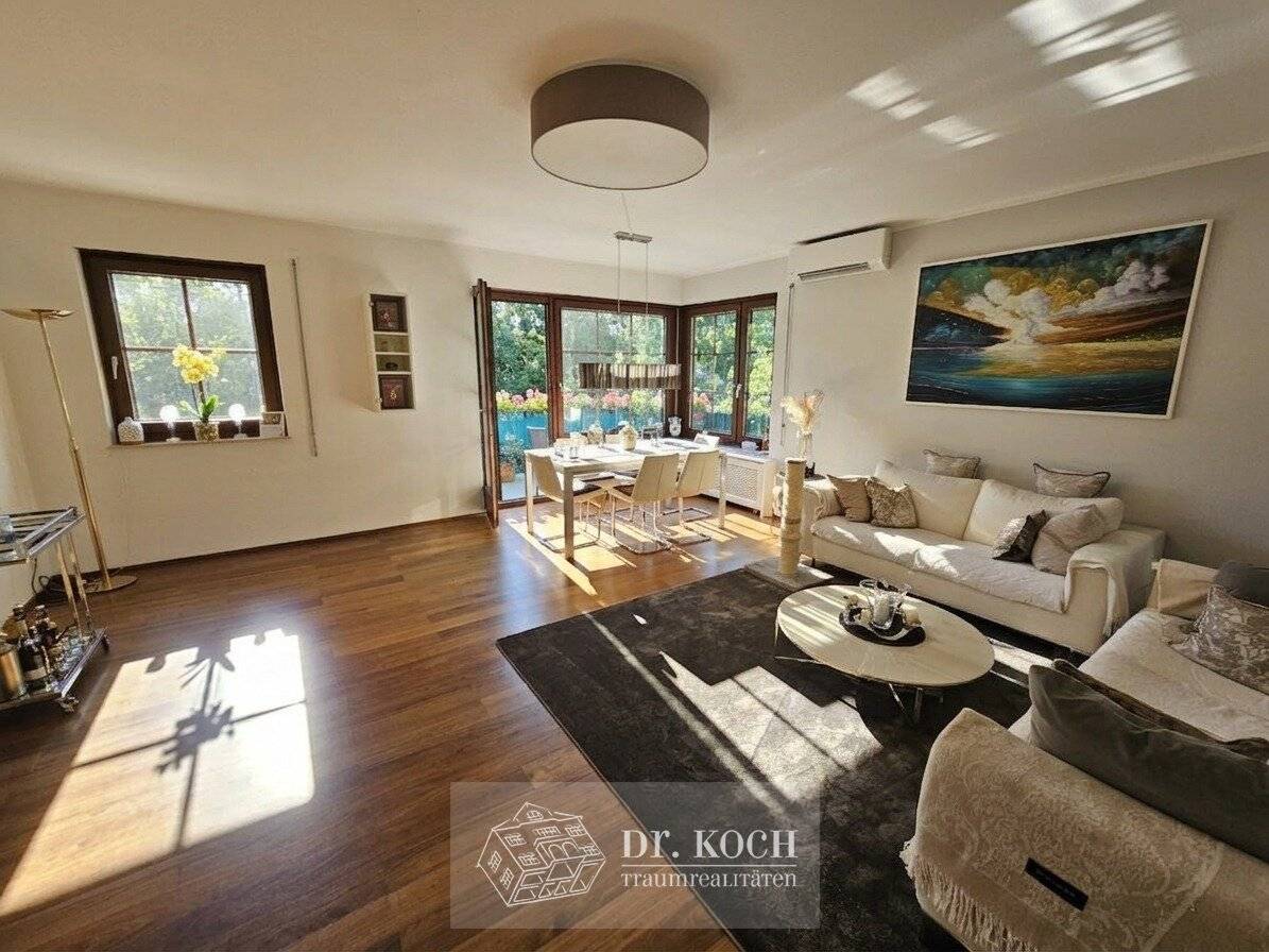 Dream apartment near Hohe Warte with 5 centrally accessible rooms, 2 balconies and garage!