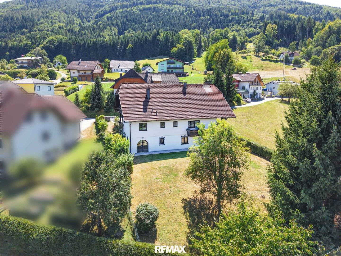 Ruhe, Natur und viel Platz: Charmantes Haus mit Einliegerwohnung