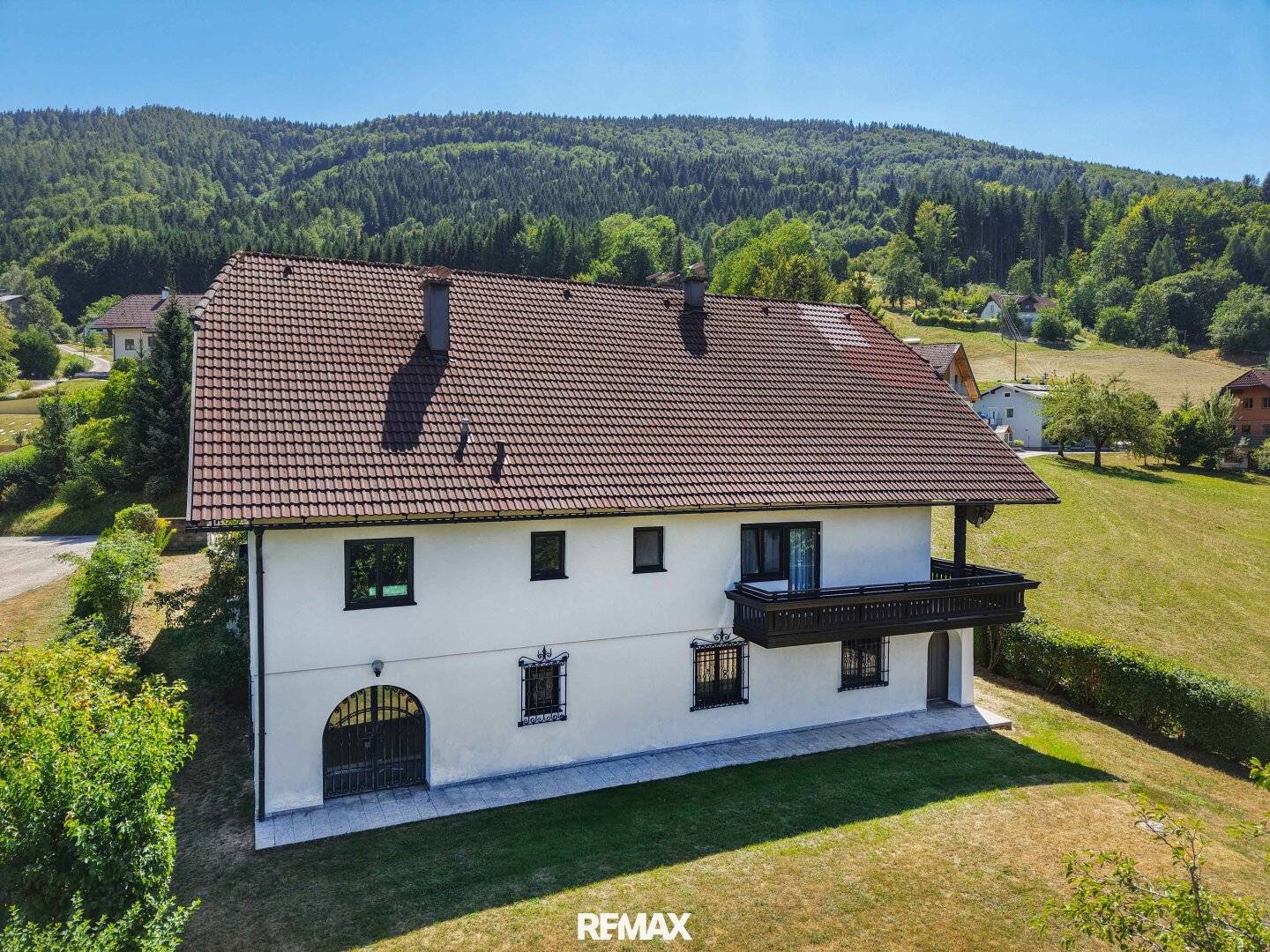 Ruhe, Natur und viel Platz: Charmantes Haus mit Einliegerwohnung