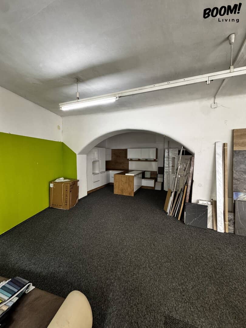 Commercial premises with 40-year tradition – furniture store, trade, office or storage | approx. 550 m² | 1160 Vienna