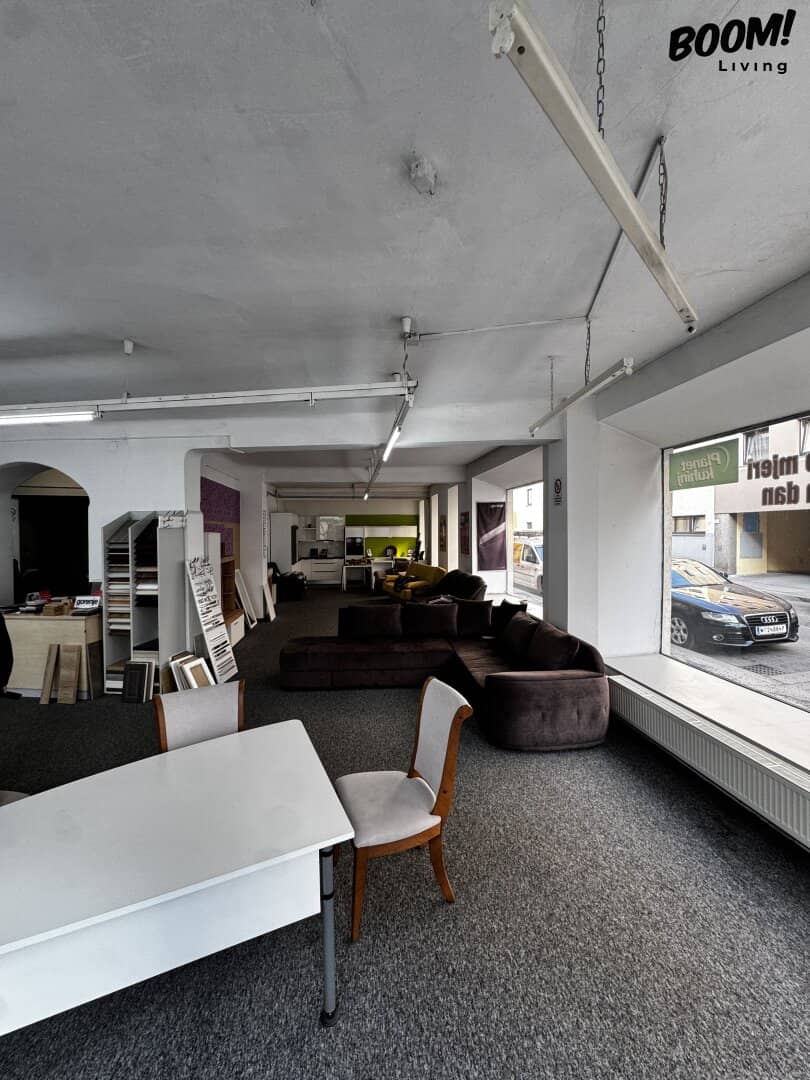 Commercial premises with 40-year tradition – furniture store, trade, office or storage | approx. 550 m² | 1160 Vienna