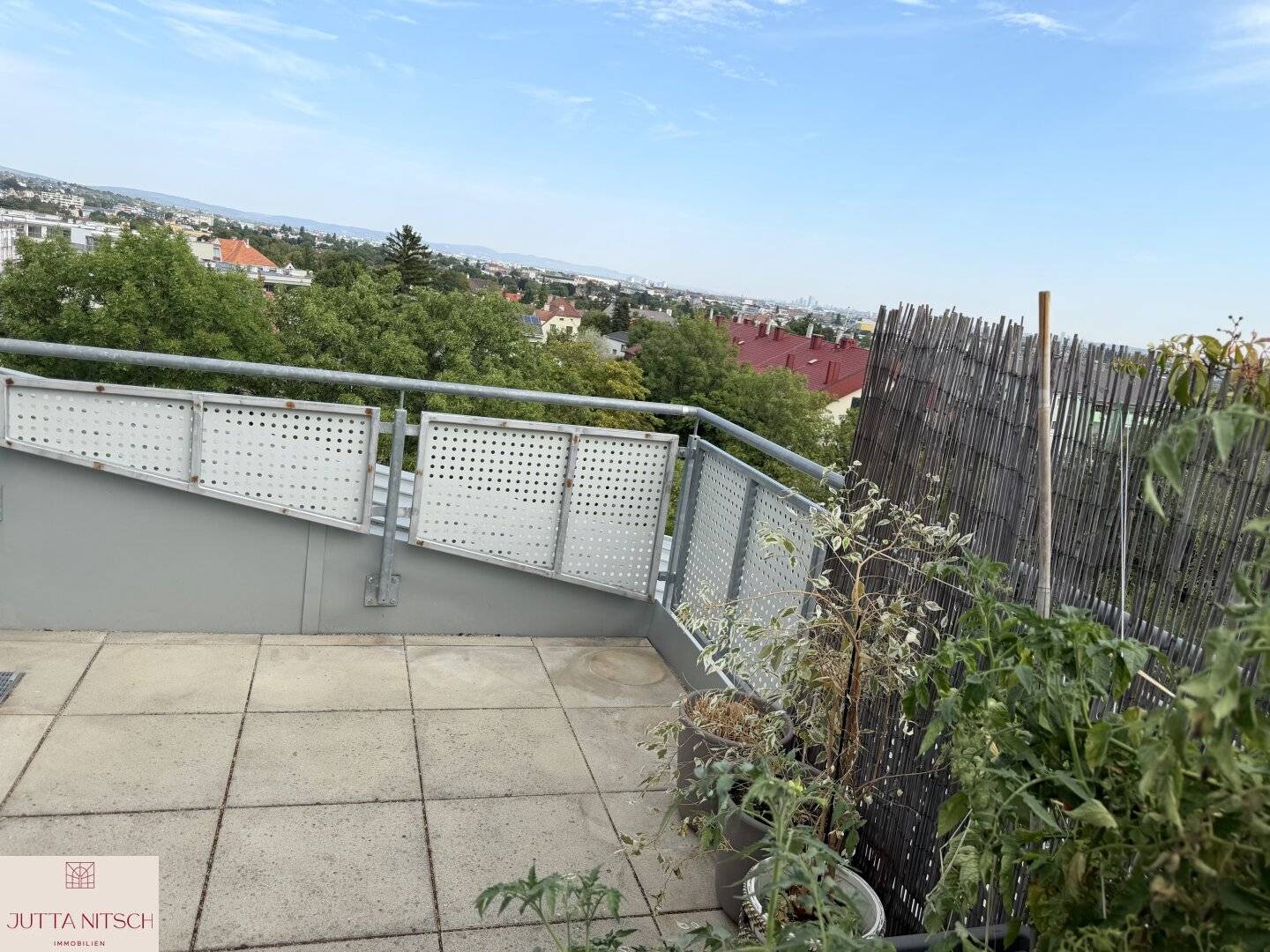 Light-filled 4-room roof terrace apartment - Mödling/near HTL