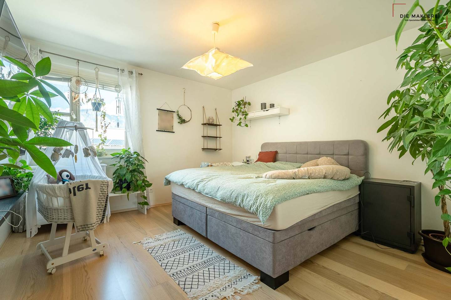 Wohnung mit Wintergarten Kamin und Tiefgarage