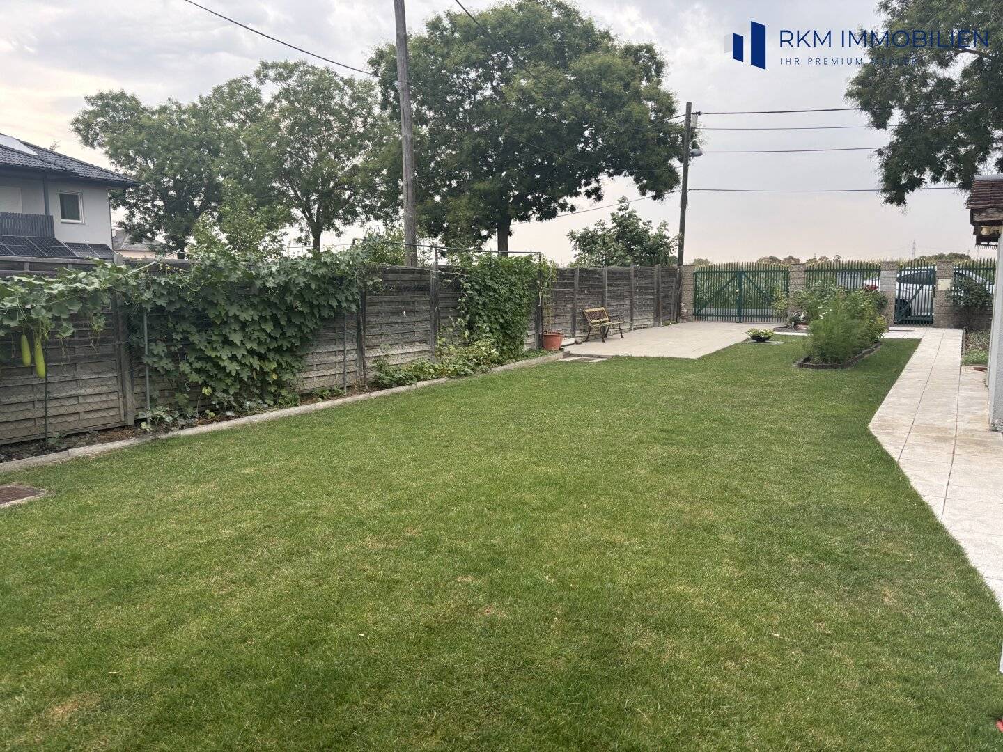 Modern single-family house 4 rooms, loggia, distant view, fully renovated in 1220 Vienna