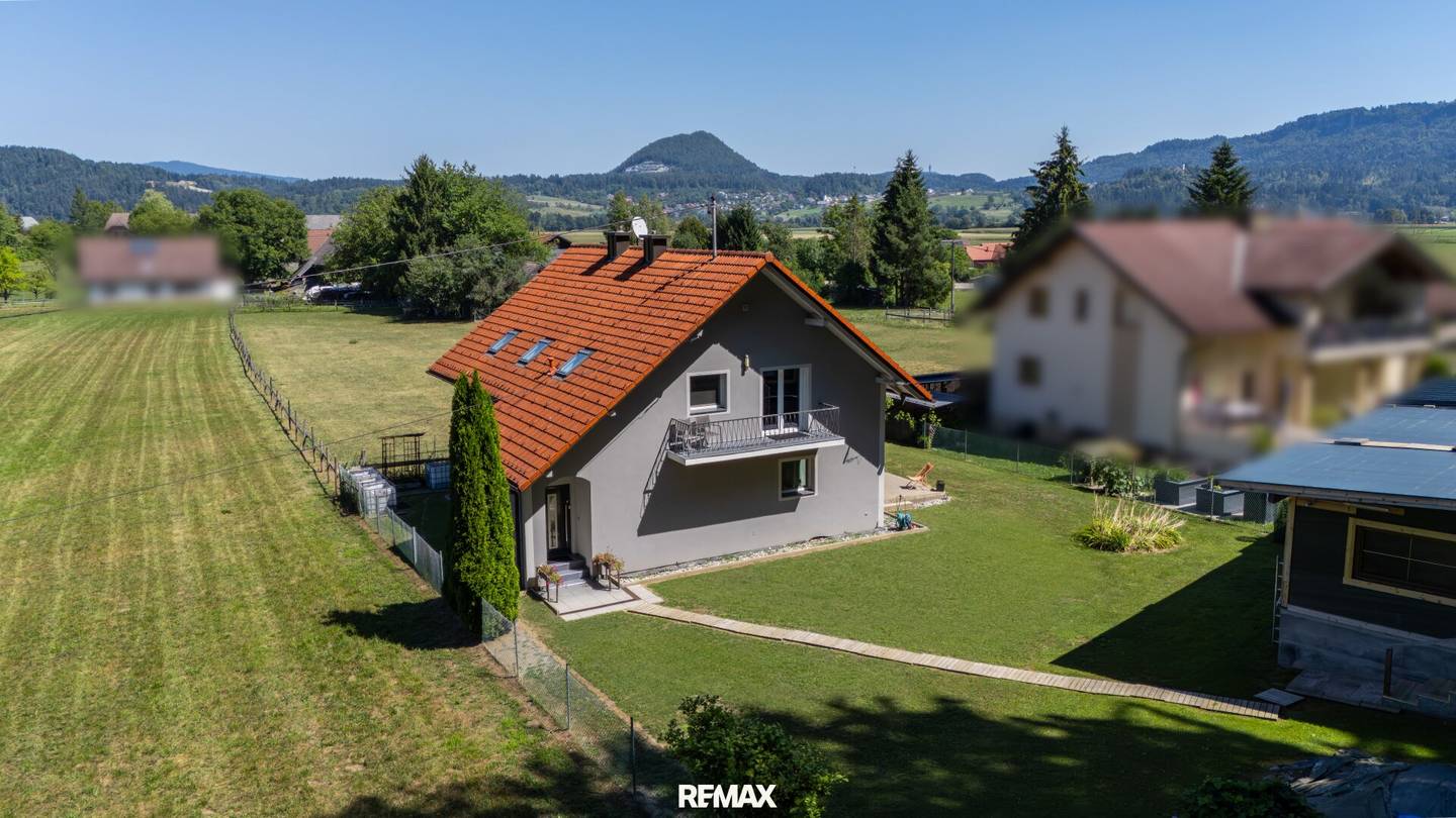 Top modernised residential house in a very quiet location in Srajach