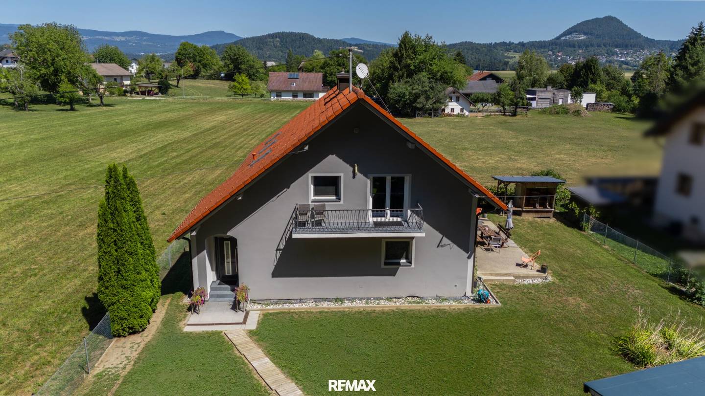 Top modernised residential house in a very quiet location in Srajach