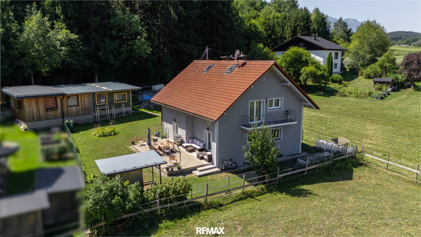 Top modernised residential house in a very quiet location in Srajach