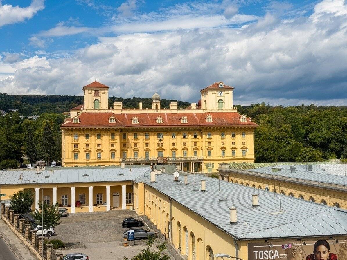 Spacious 4-room apartment in Eisenstadt with large roof terrace