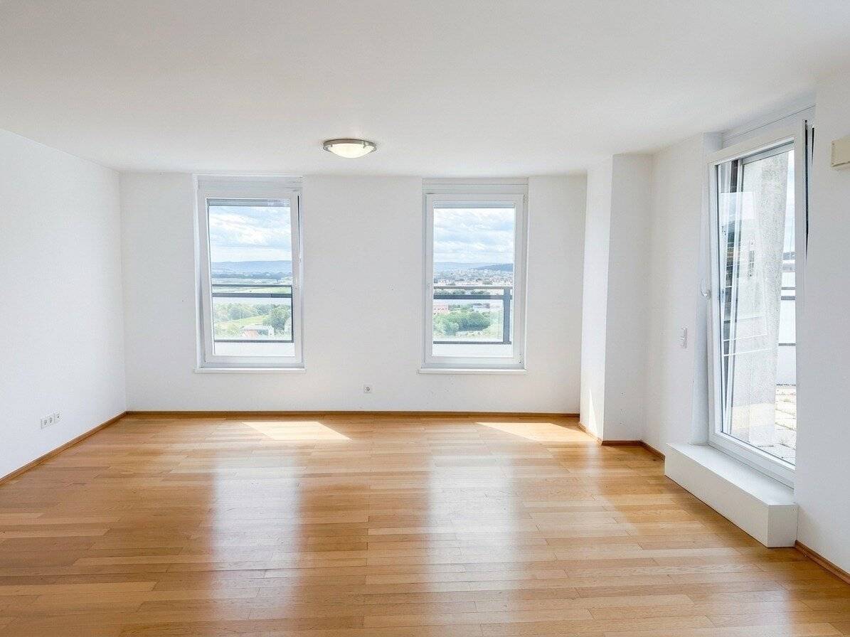 Spacious 4-room apartment in Eisenstadt with large roof terrace