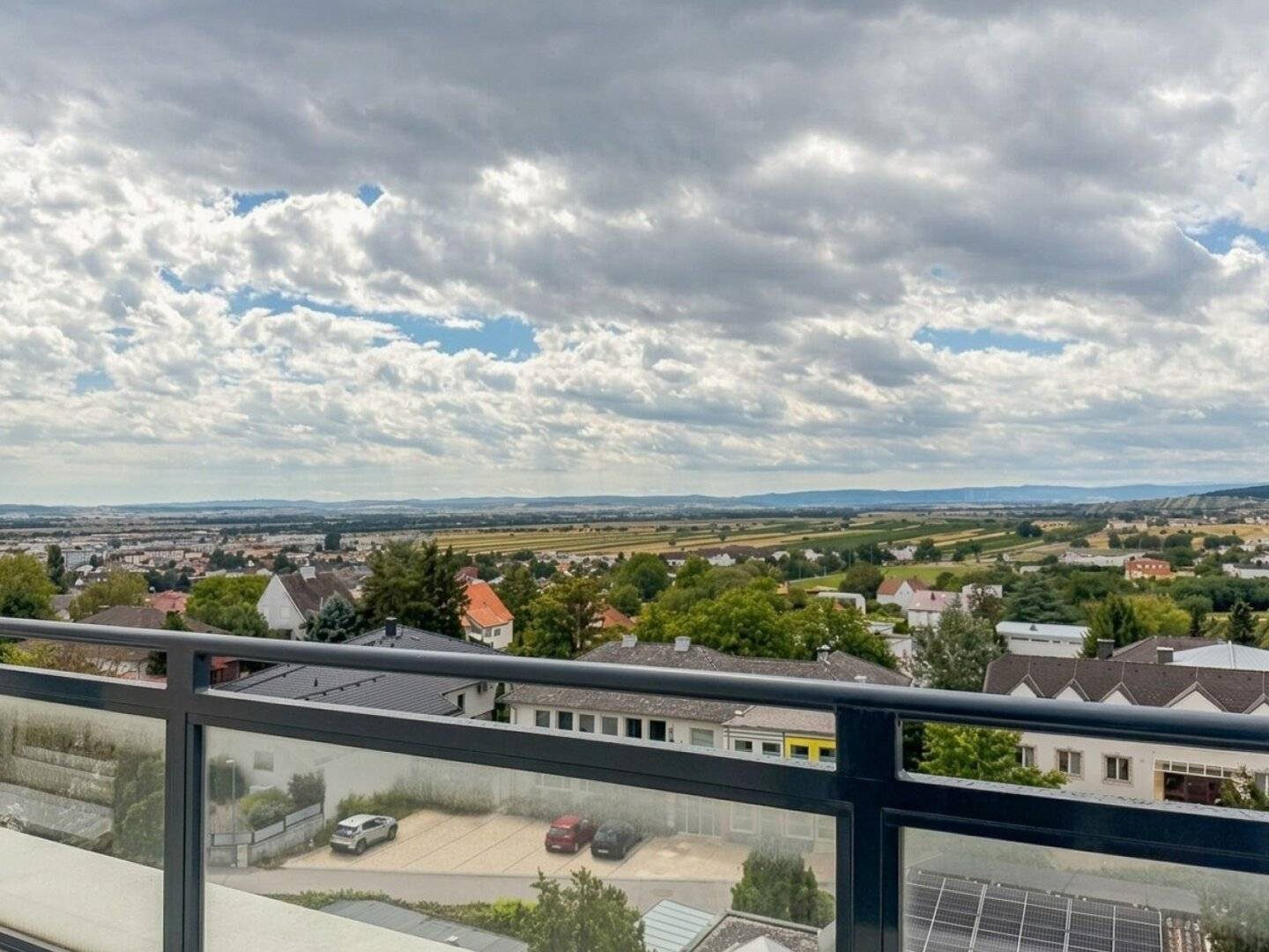 Spacious 4-room apartment in Eisenstadt with large roof terrace