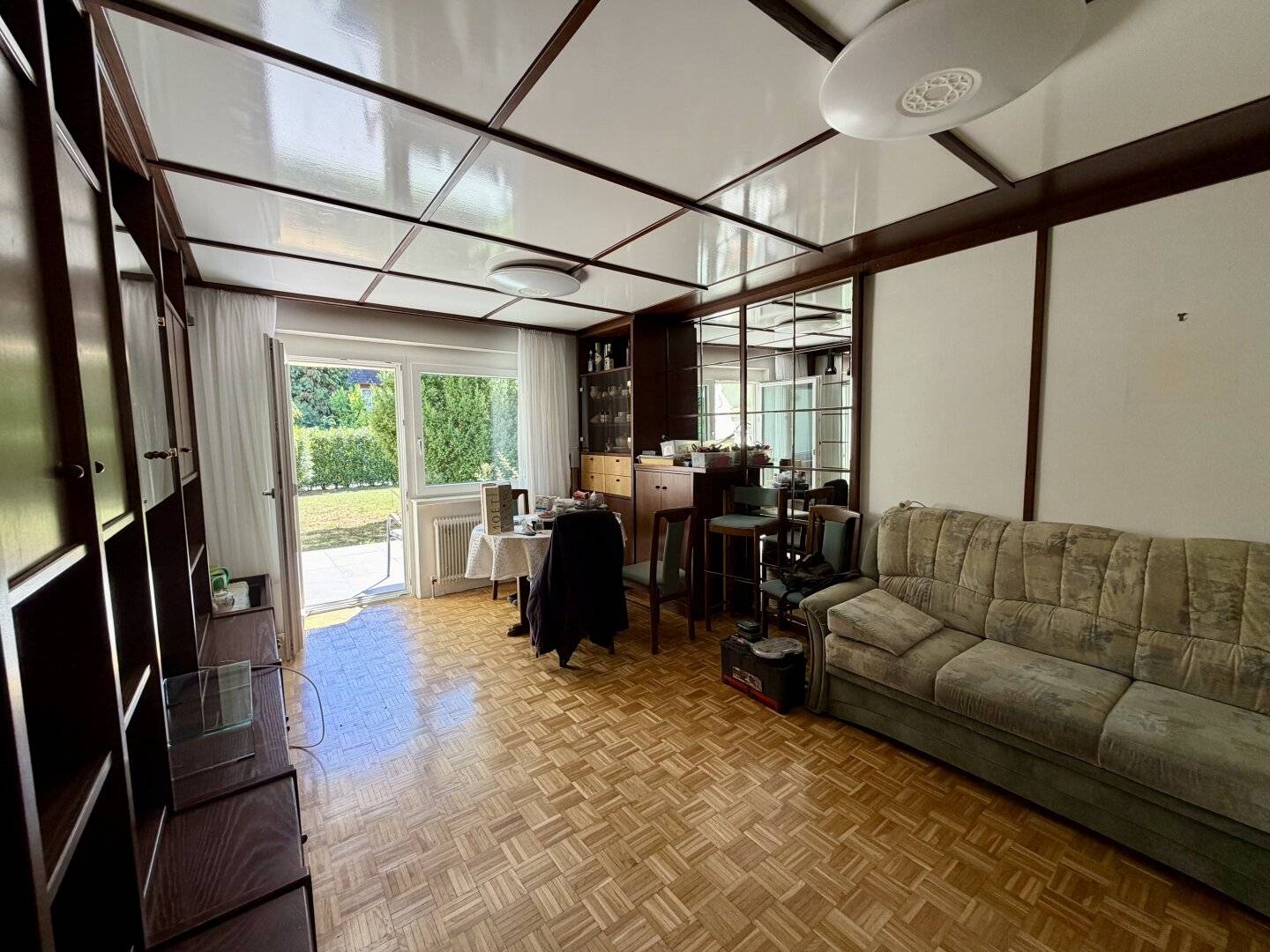 Garden dream with potential – 3 rooms – 230 m² private garden