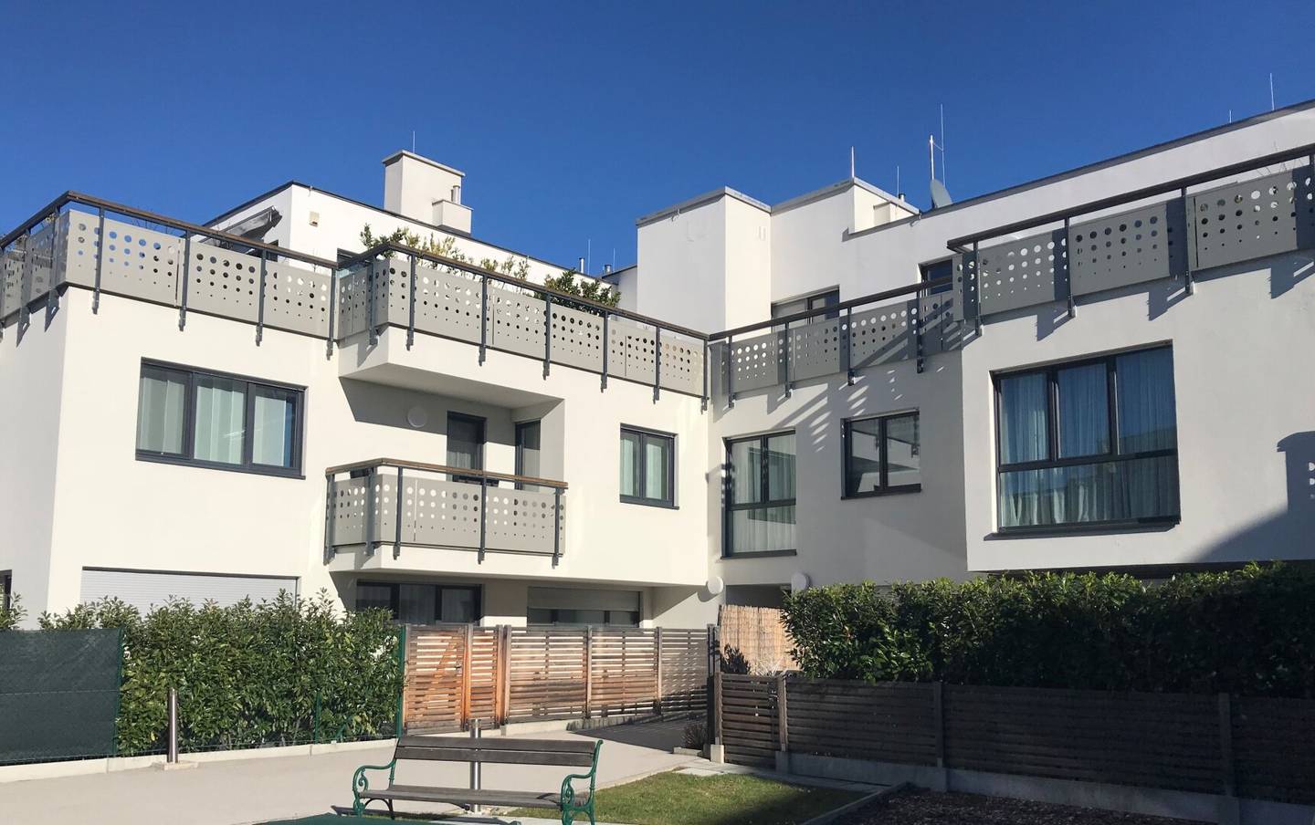 Beautiful modern luxury apartment incl. garage in Baden