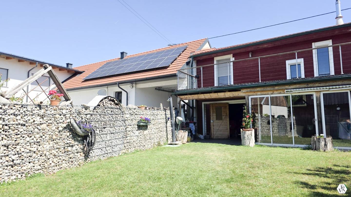 Kollersdorf - Vollmöbliertes Haus mit Garten, Werkstatt und Garagen