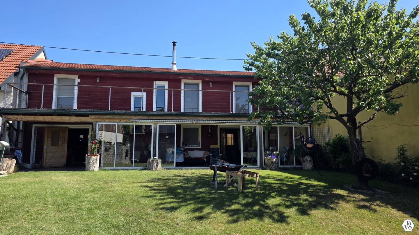 Kollersdorf - Vollmöbliertes Haus mit Garten, Werkstatt und Garagen