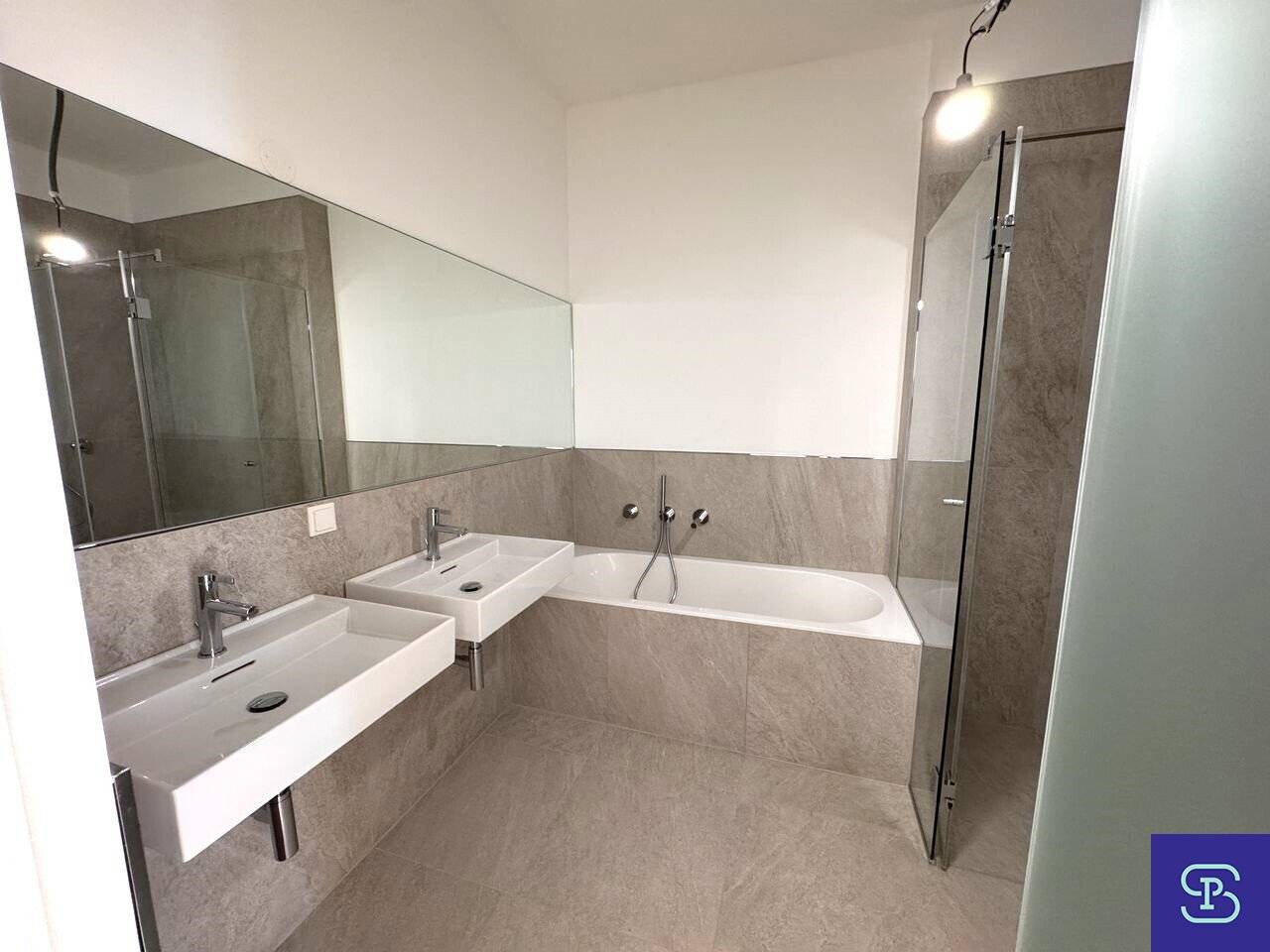 Top location 1080 Vienna: High-quality 62-150 m² period building first occupancies with fitted kitchen for rent