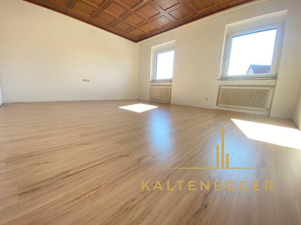 Bright 2-room apartment with fitted kitchen in Peisching
