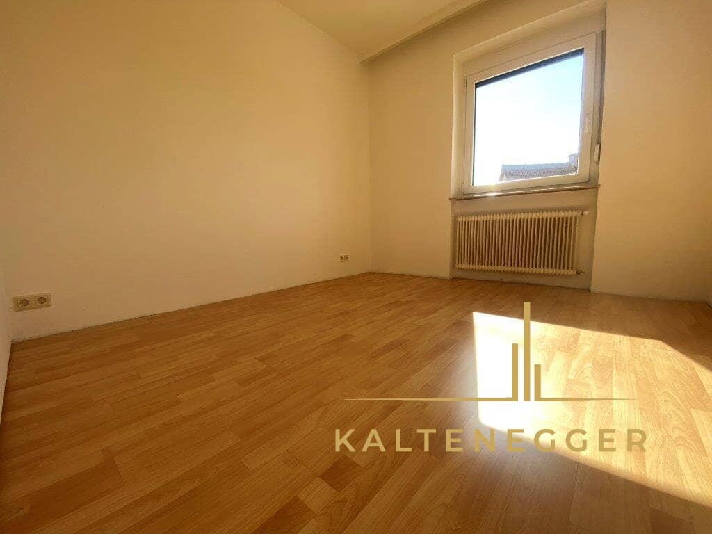 Bright 2-room apartment with fitted kitchen in Peisching