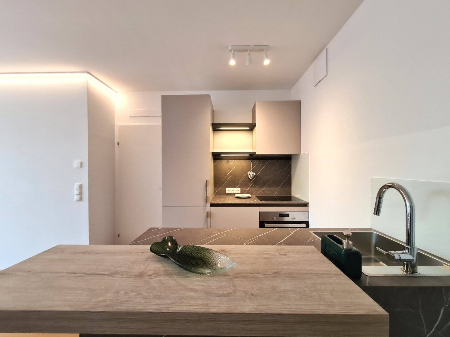 Modernes 2-Zimmer Penthouse mit Terrasse!