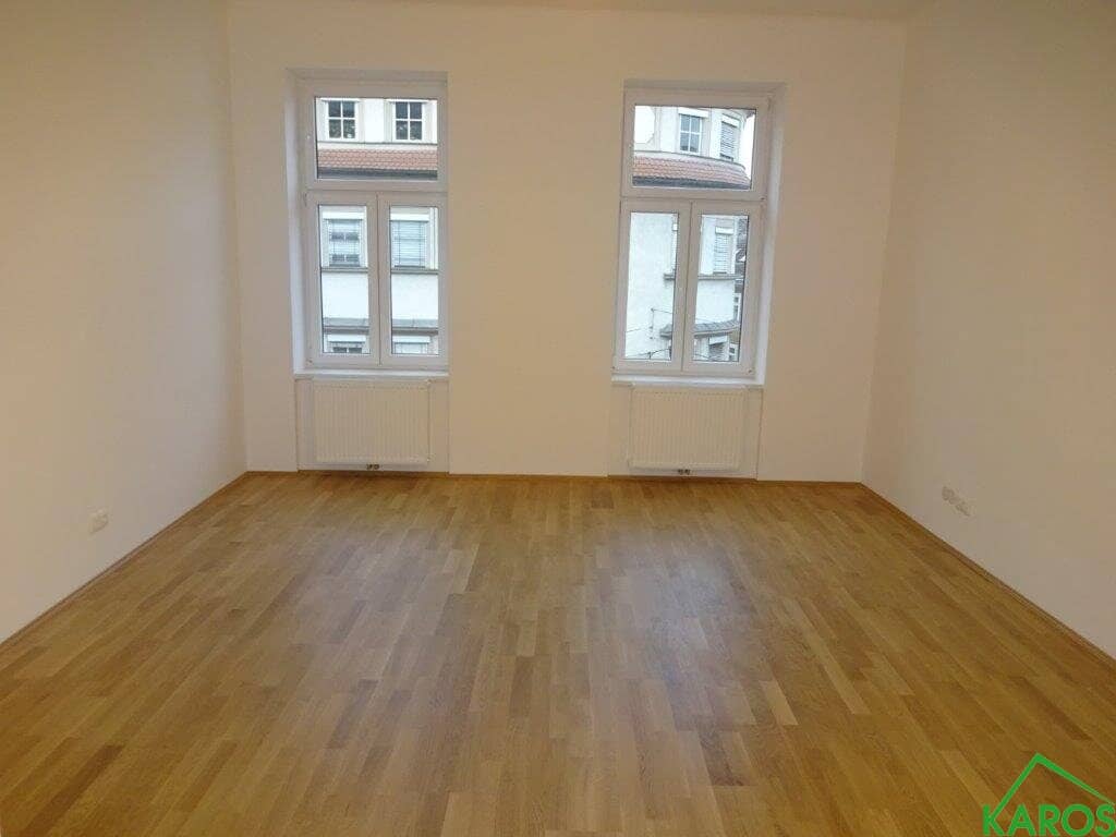 Two-room period apartment First occupancy