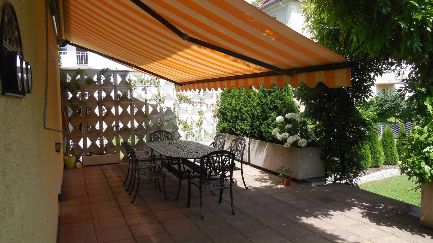 Charming apartment in city villa with XXL terrace