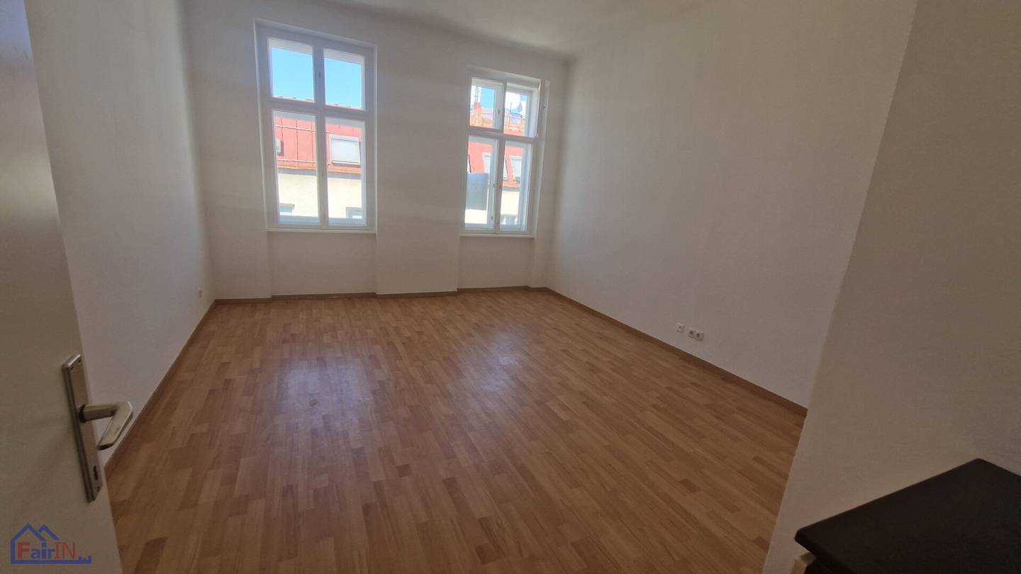 Prime Location 1120 Vienna: 1-room apartment, 27.7 m², partly renovated, near subway, only €125,000!