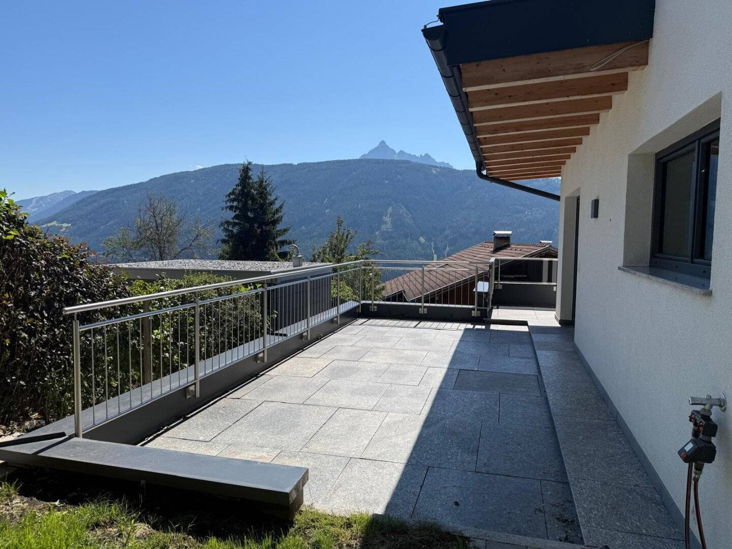 Modern, beautiful 3-room terrace apartment in Ellbögen