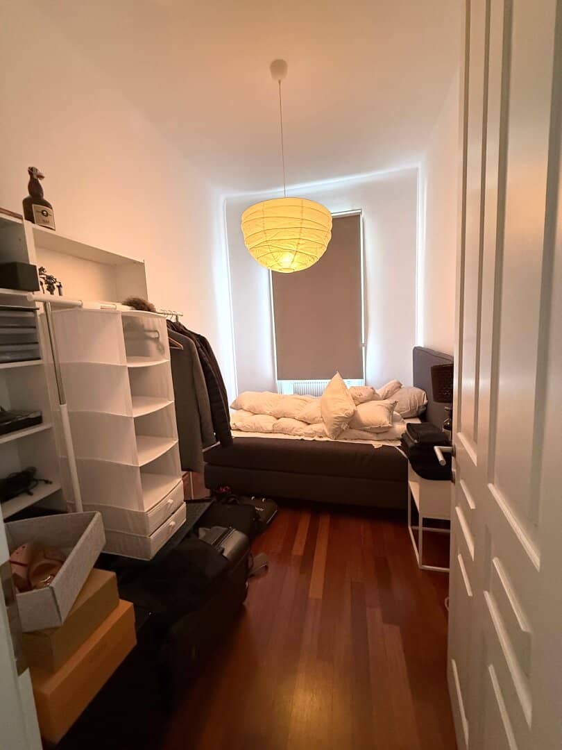 1070 Vienna: Beautiful 2-room apartment approx. 84 m² in Kaiserstraße for rent; € 1,237,-