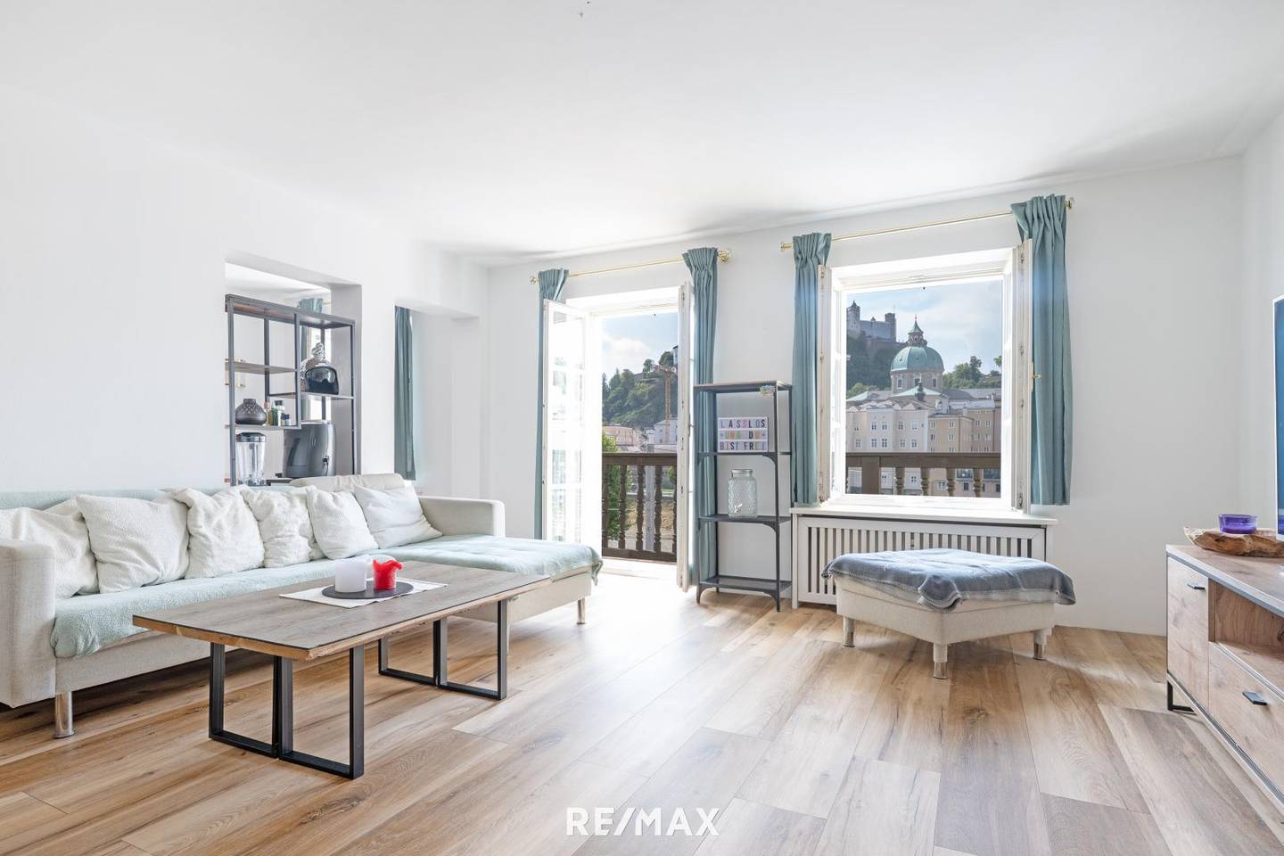 Bright apartment with fortress view and balcony