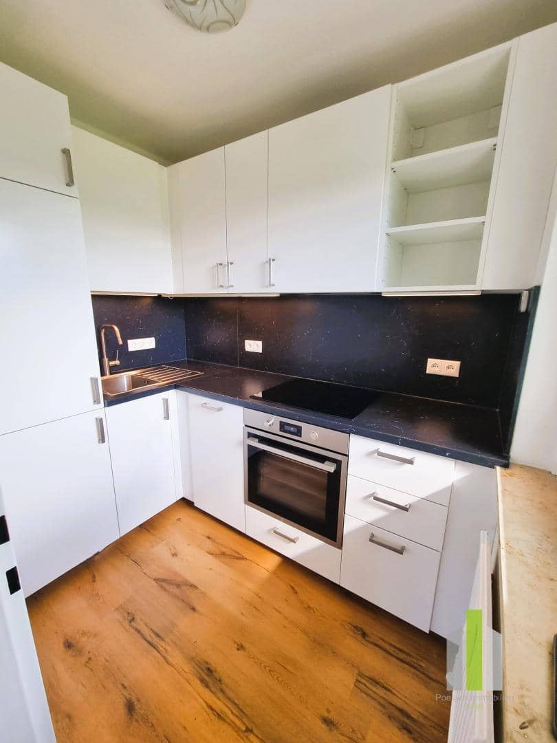 Central apartment with sunny loggia and garage