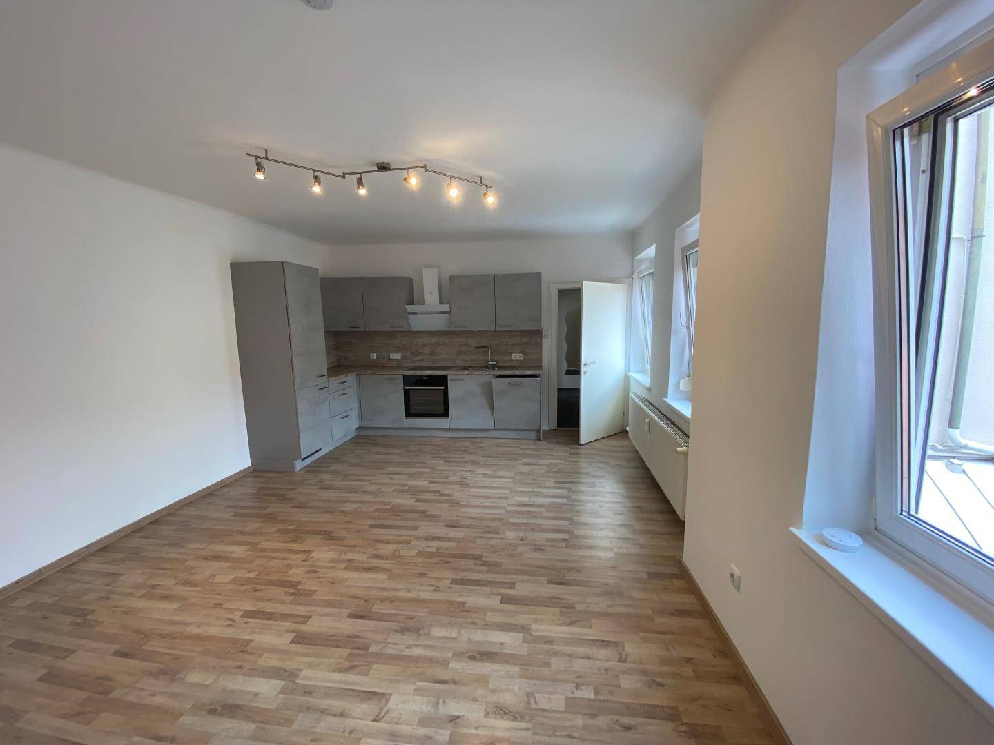 Investment apartment near university well laid out