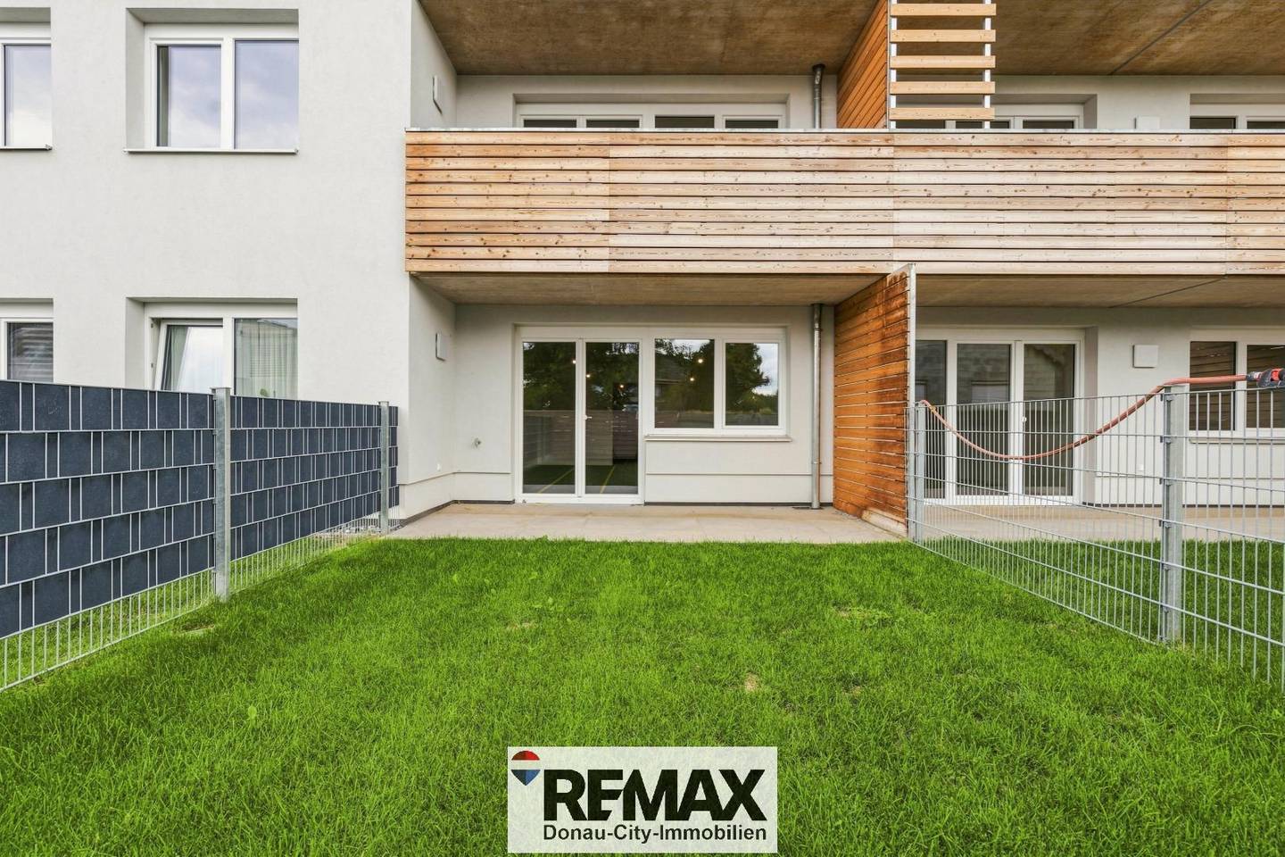 Erdgeschosswohnung mit eigenem Garten und Terrasse