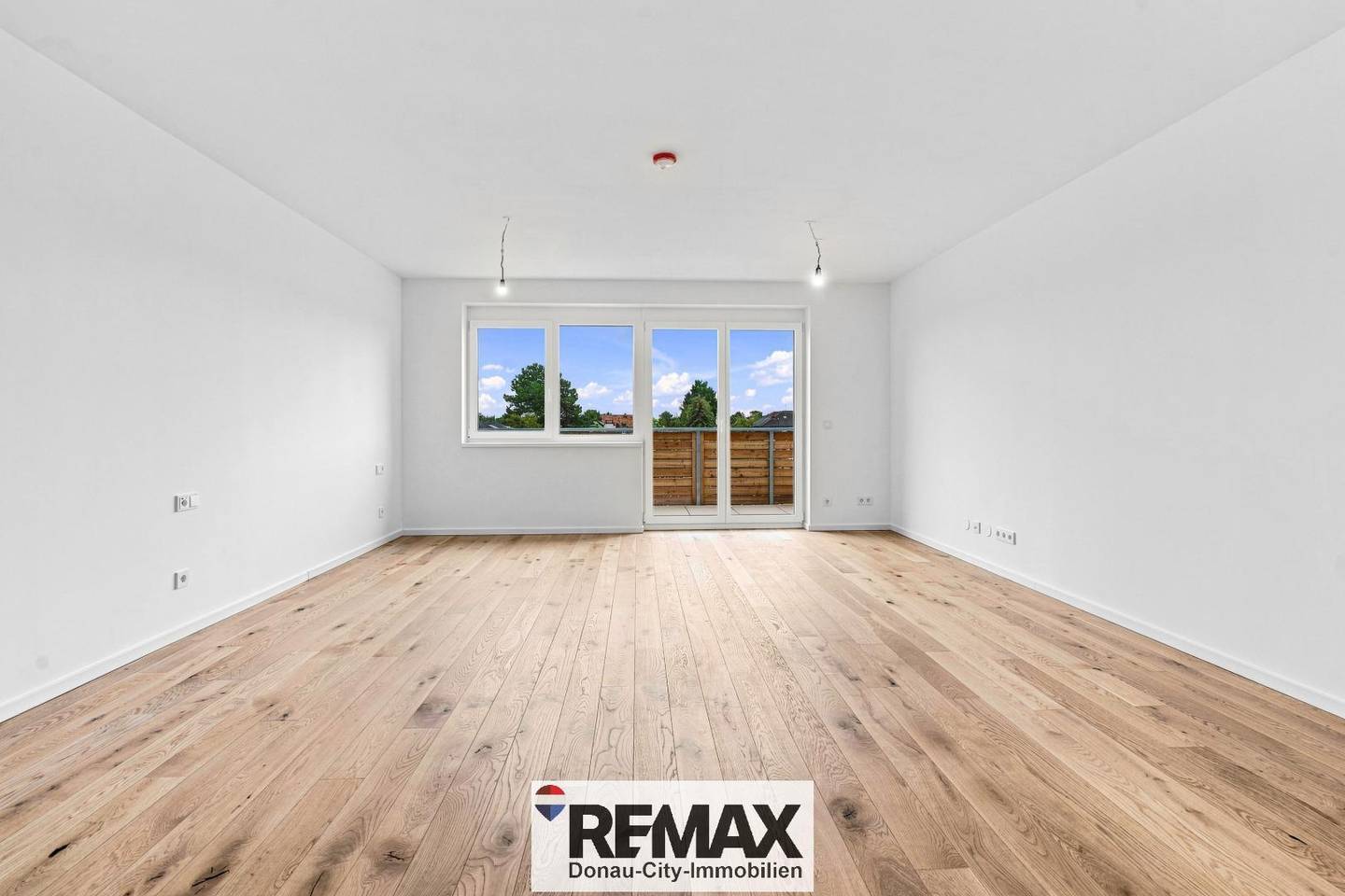 Erstbezug Dachgeschosswohnung mit Balkon und Photovoltaik