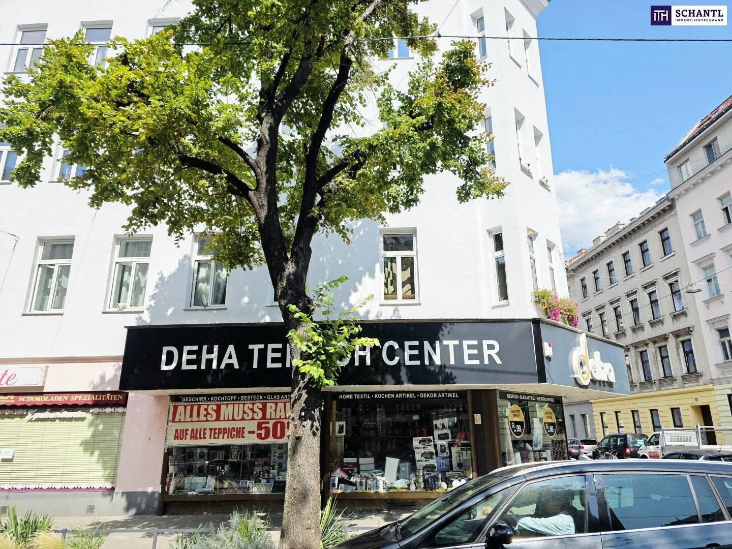 Ein Investment, das bereits arbeitet! Gut vermietetes Geschäftslokal mit 5,5 % Rendite! Das Gebäude erstrahlt bereits in vollem Glanz! SOMMERAKTION: 50 % Provisionsnachlass!